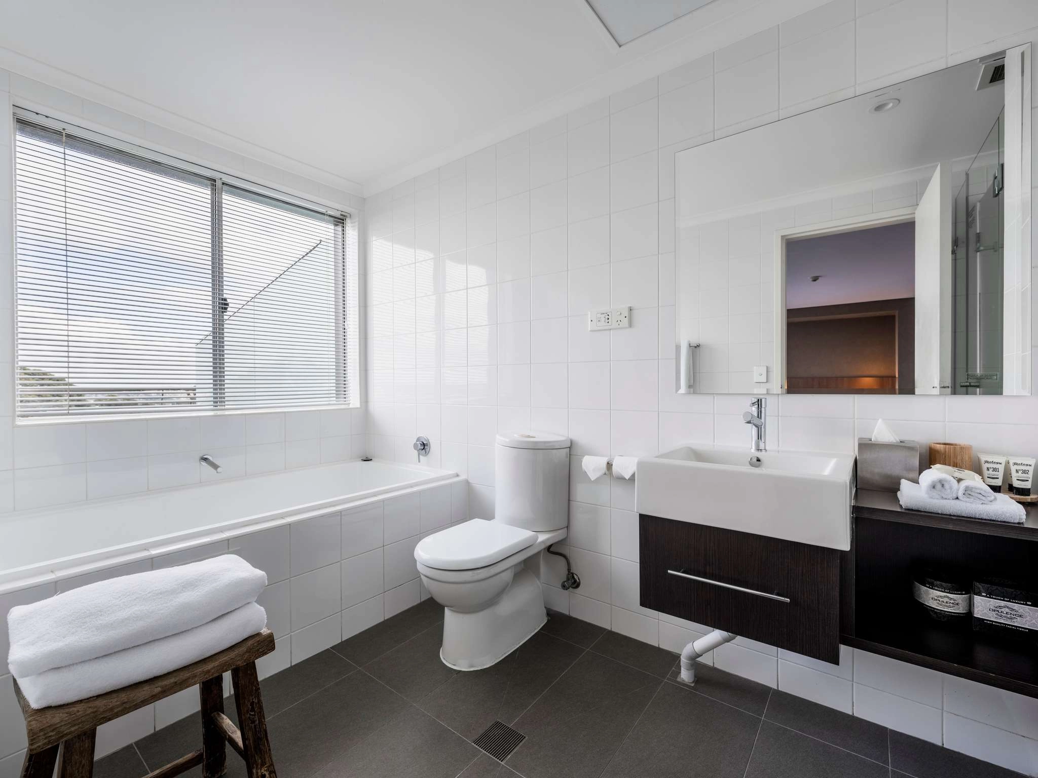 privilege_junior_suite_02
